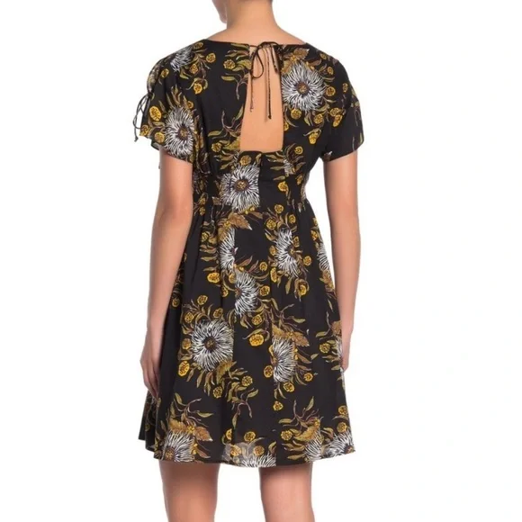 Madewell floral butterfly sleeve dress - Picture 2 of 7